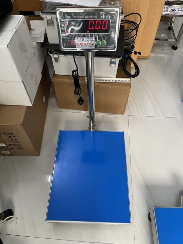 Cân điện tử để bàn chuyên nghiệp, chính xác cao, phù hợp cho các nhà xưởng, siêu thị, nhà hàng, tập đoàn thương mại. Đầy đủ chức năng định lượng và hiển thị rõ ràng.